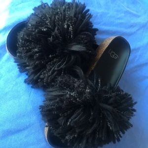 UGG CINDI BLACK YARN FRINGE CORK SOLE SLIDE SANDAL